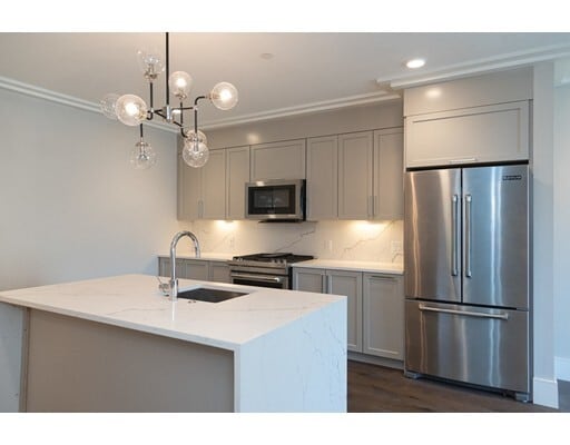 Building Photo - 218 Market St