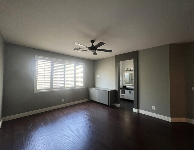 Building Photo - 5923 Poplar Tree St