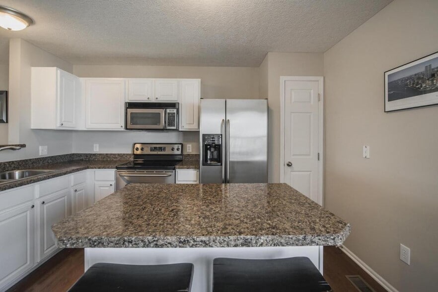 Building Photo - 6014 Turnwood Dr