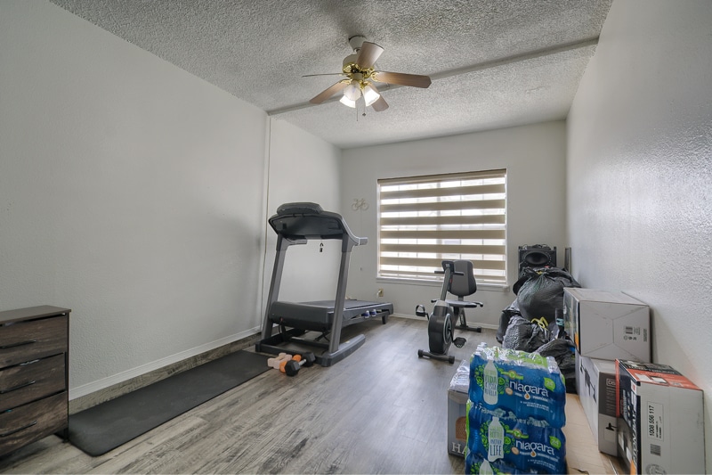 Building Photo - 9307 Chantilly Dr