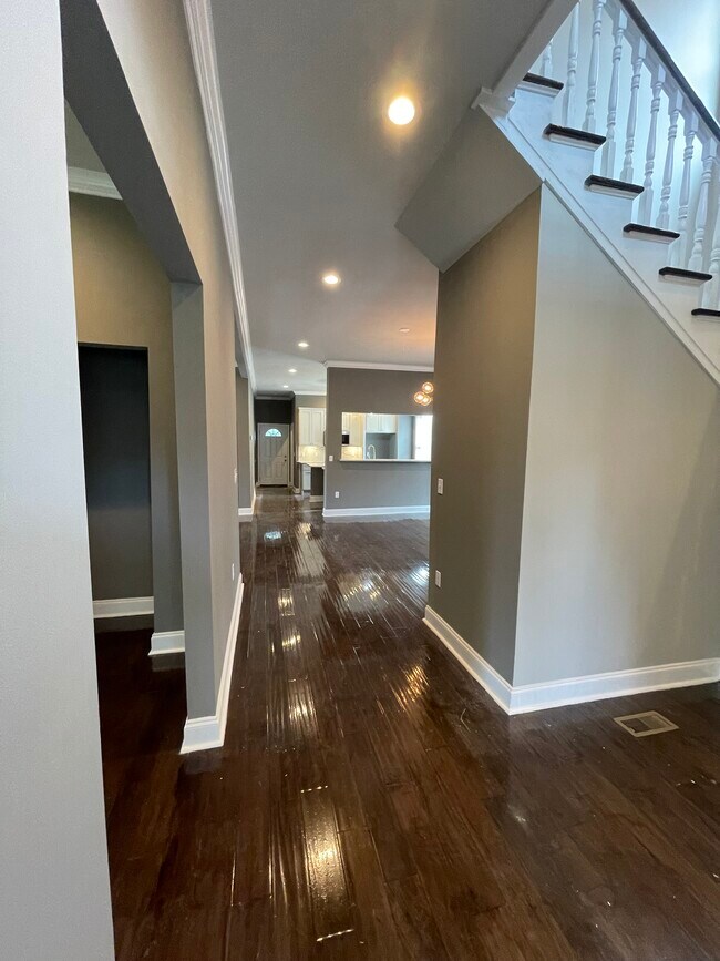 Building Photo - 1515 Chamberlain Ave