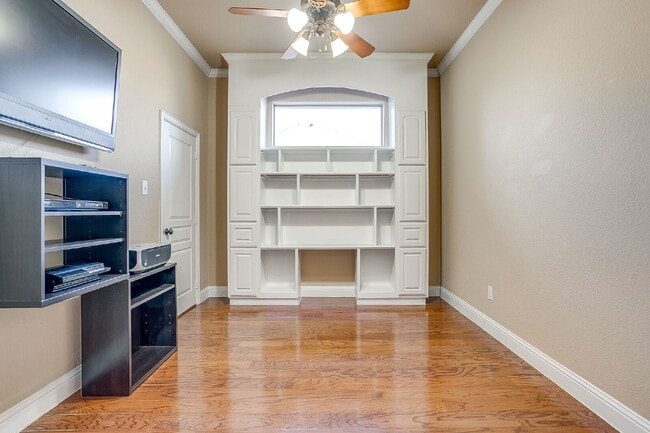 Building Photo - Well Maintained Home in SW Fort Worth!