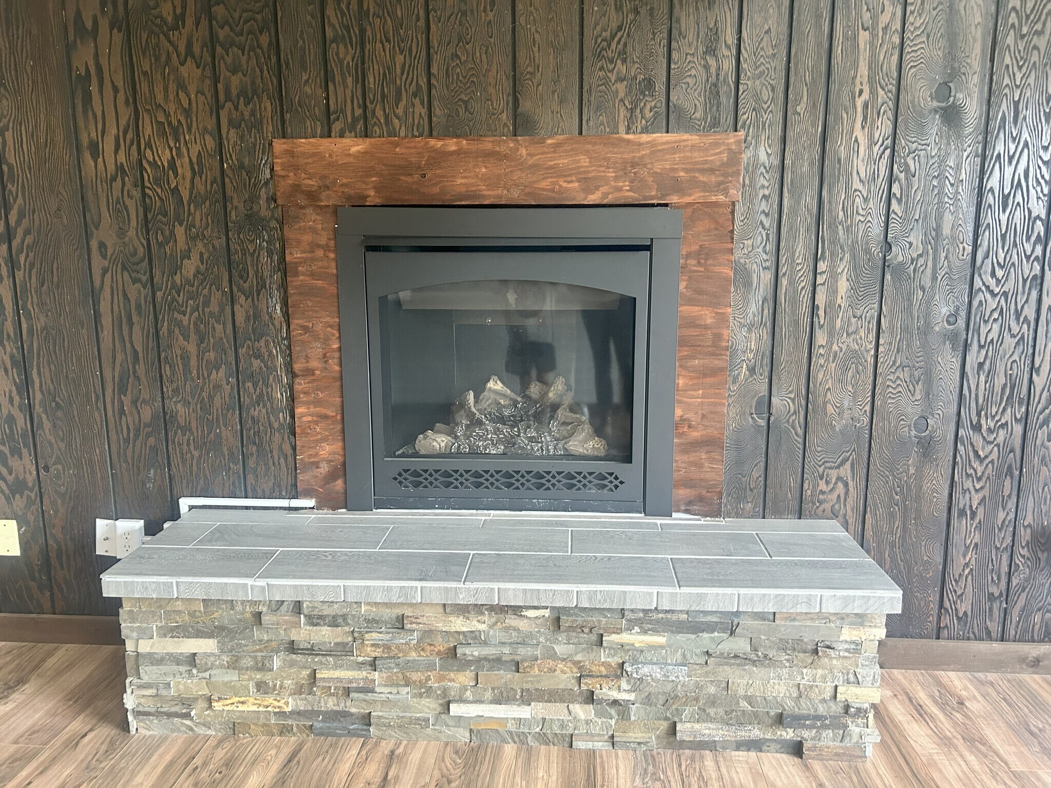 fireplace - 2115 Pleasanton St