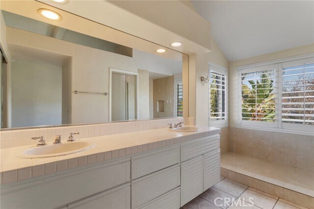 Building Photo - 251 Encantado