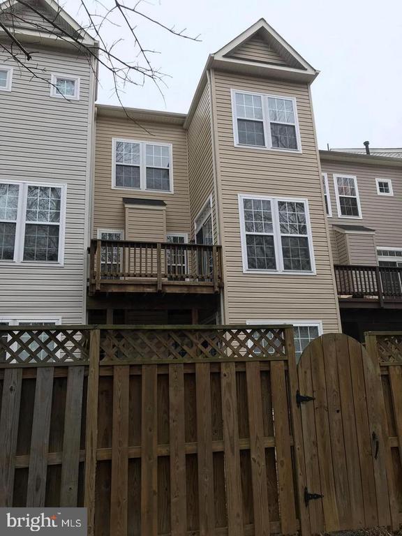 Building Photo - 21927 Windy Oaks Square