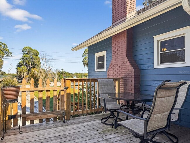 Building Photo - 1016 E Washington Ave