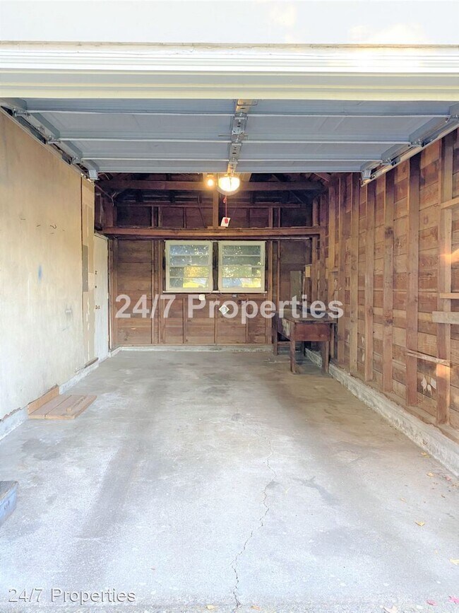 Building Photo - 2 br, 1 bath House - 1365 Pearl Street NE