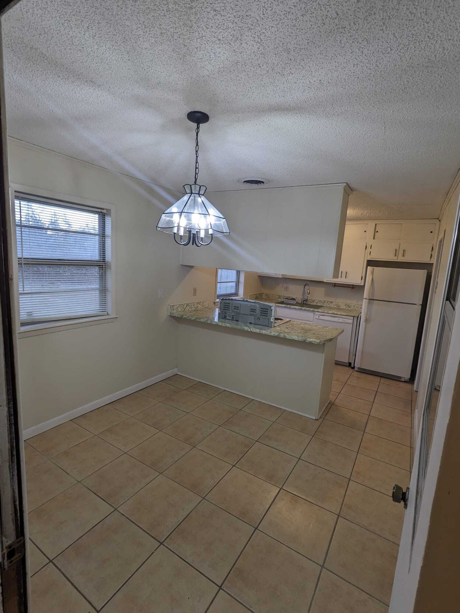 Dining Area - 416 Thacker Loop