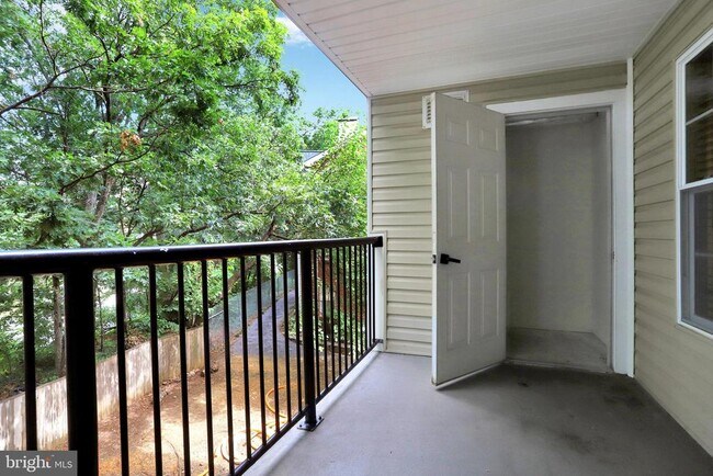 Building Photo - 3307 Wyndham Cir