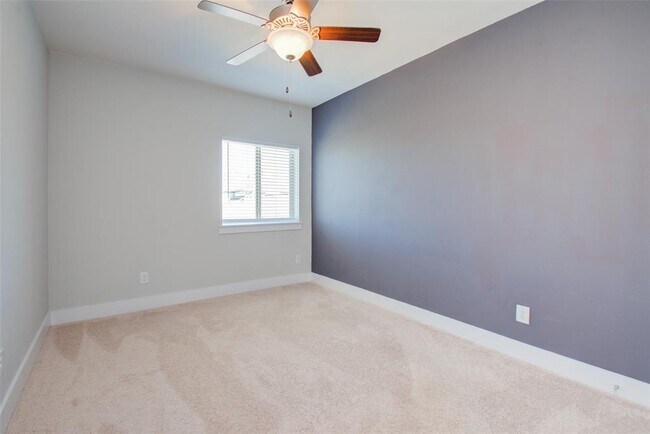 Building Photo - 18118 Moonlit River Dr