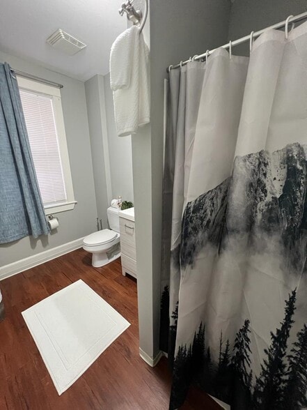 Restroom - 725 N Tejon St