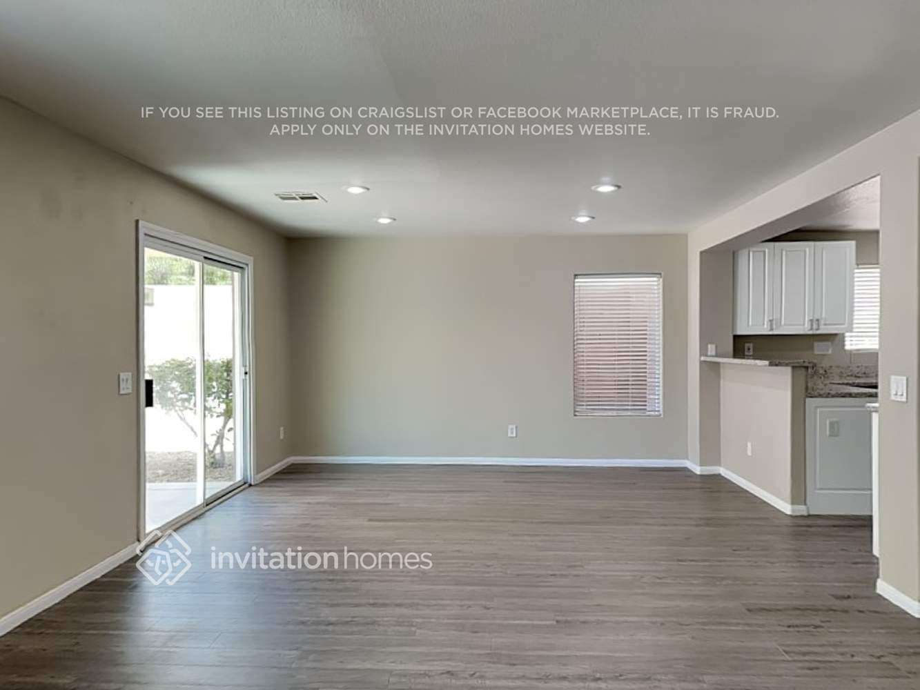 Building Photo - 11575 W Aruba Beach Ave