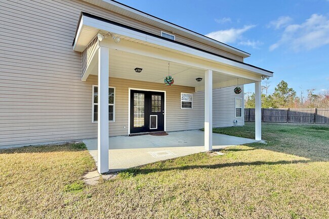 Building Photo - AVAILABLE NOW! (Small Pets Only)