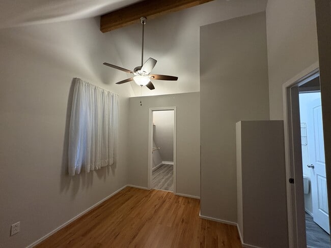 Building Photo - 141 E Fairfield Ct