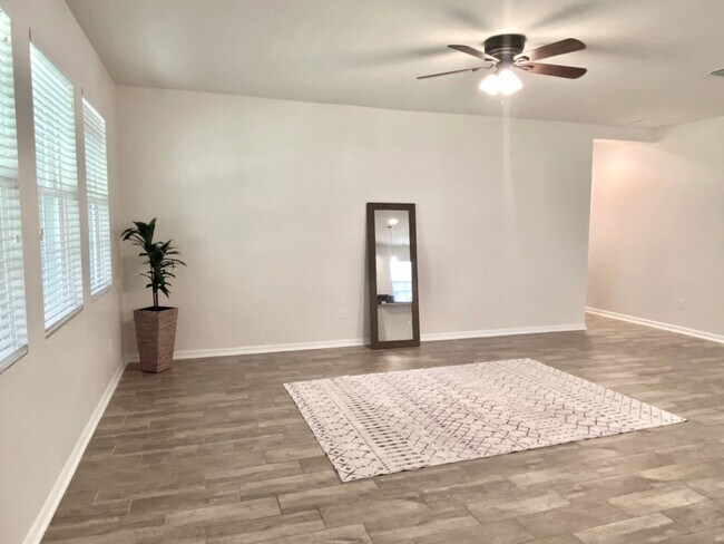 Building Photo - 15575 Hamlin Blossom Ave
