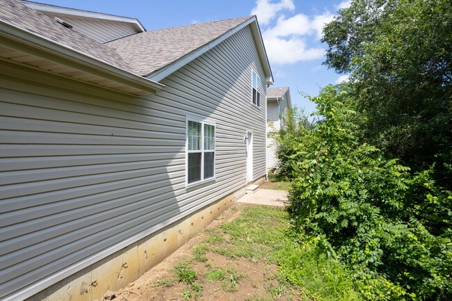 Building Photo - 1620-1622-1622 Juniper Dr