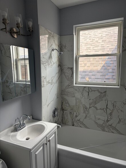 Building Photo - 1540 S Ridgeway Ave