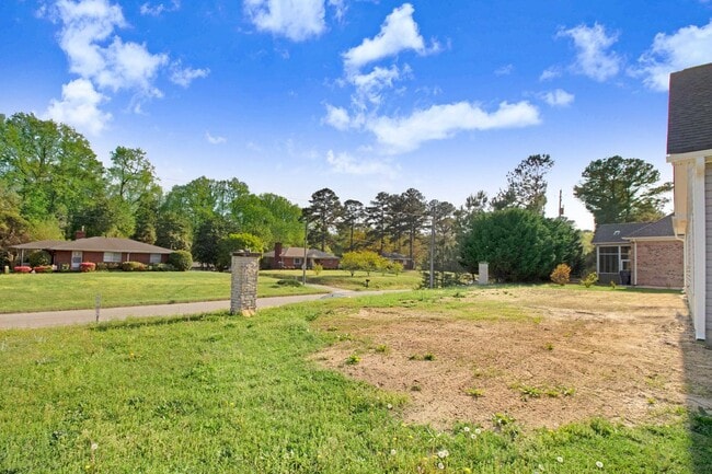Building Photo - 106 Kingston Cir