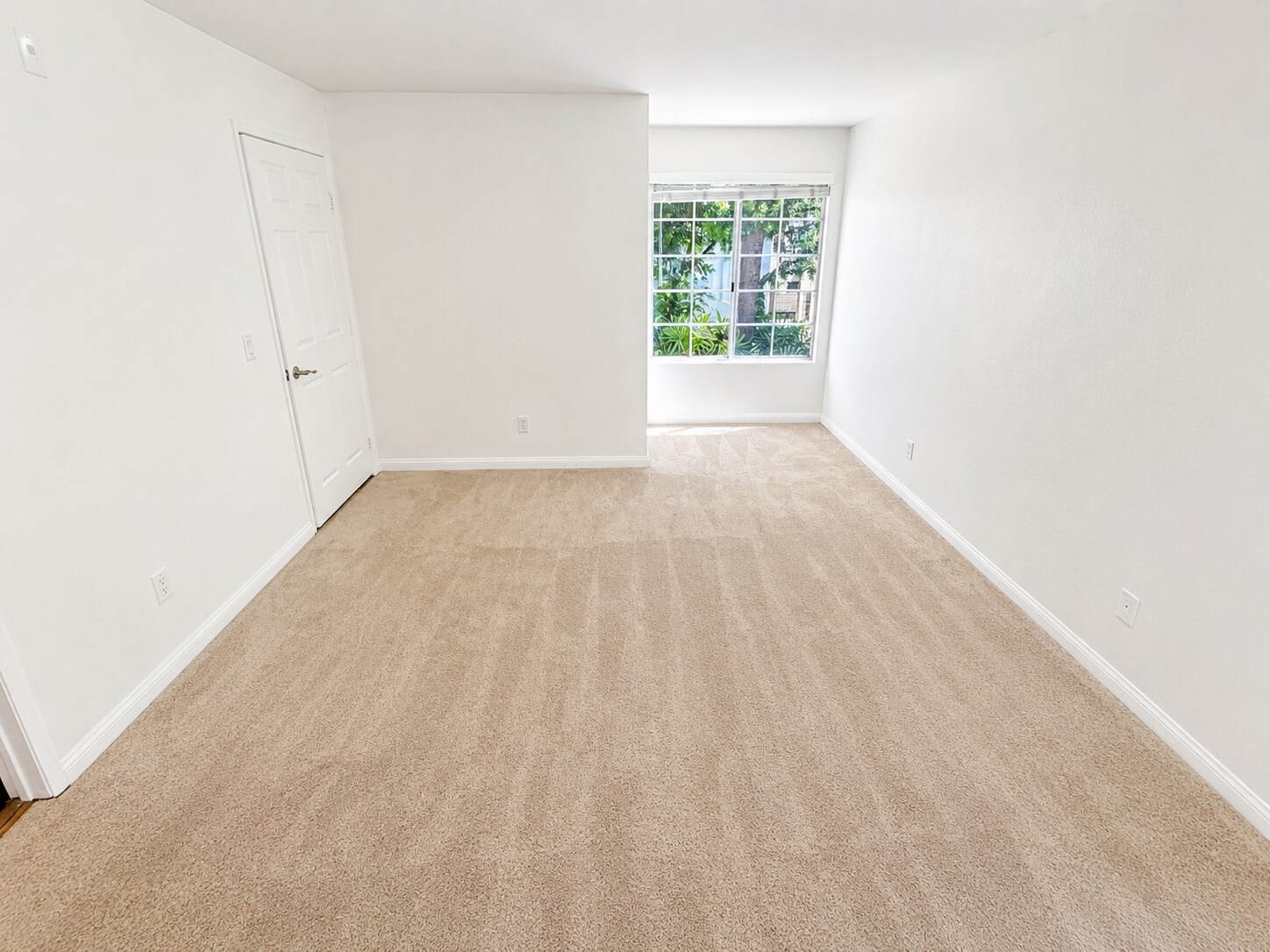 Building Photo - 5525 Canoga Ave