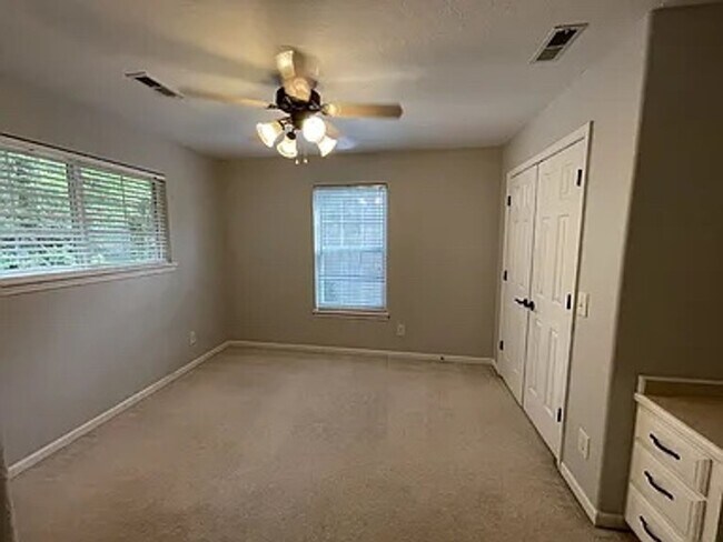 Building Photo - Here is your chance for a fancy 4 bedroom,...
