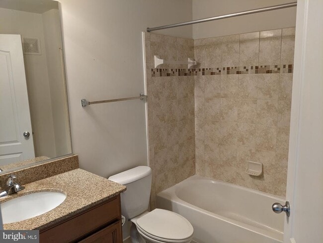 Building Photo - 19318 Diamond Lake Dr