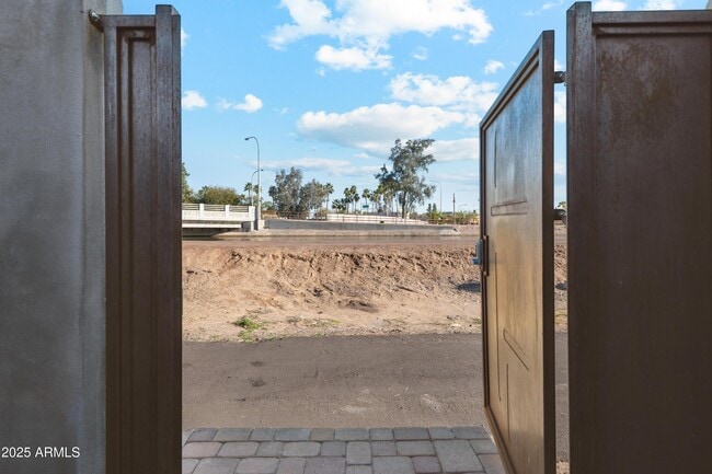 Building Photo - 6953 E Lafayette Blvd