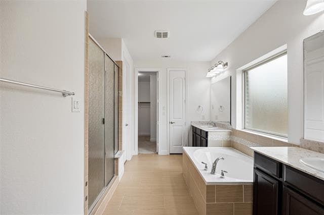 Building Photo - 1165 Clearwater Dr