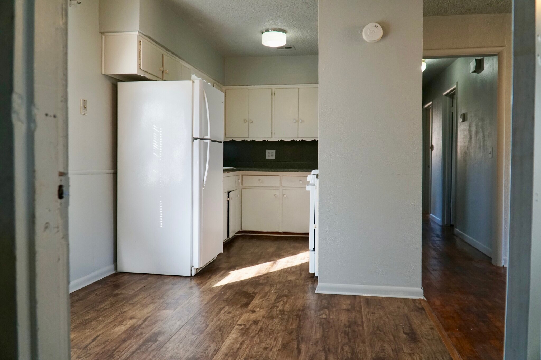 Kitchen - 609 General Senter Dr