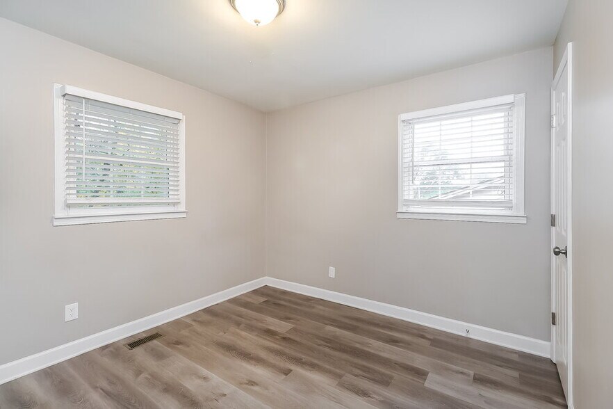 Building Photo - 209 Nila Dawn Ave