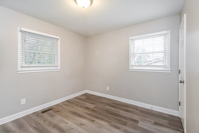 Building Photo - 209 Nila Dawn Ave