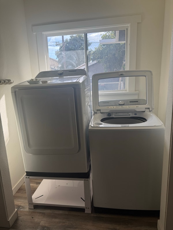 Building Photo - 1304 E 9th St