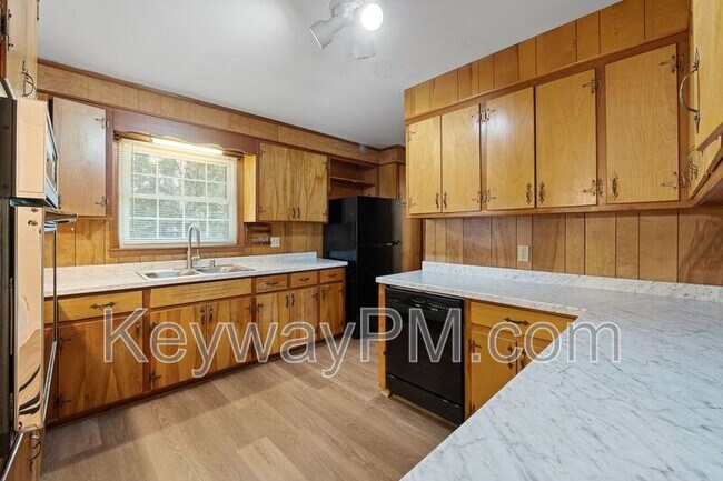 Building Photo - 1001 Beverly Heights Dr