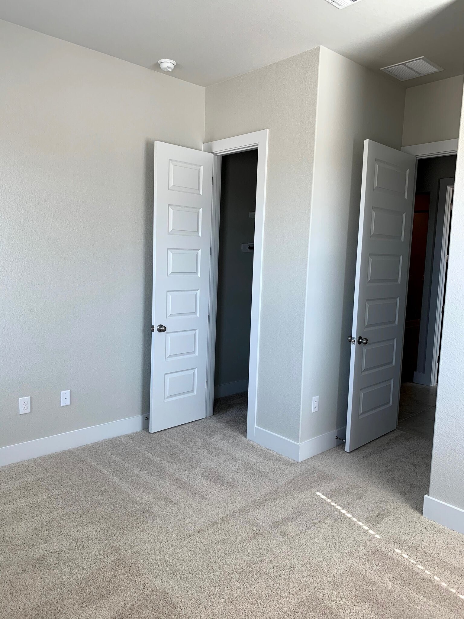 Building Photo - 10717 Charger Wy