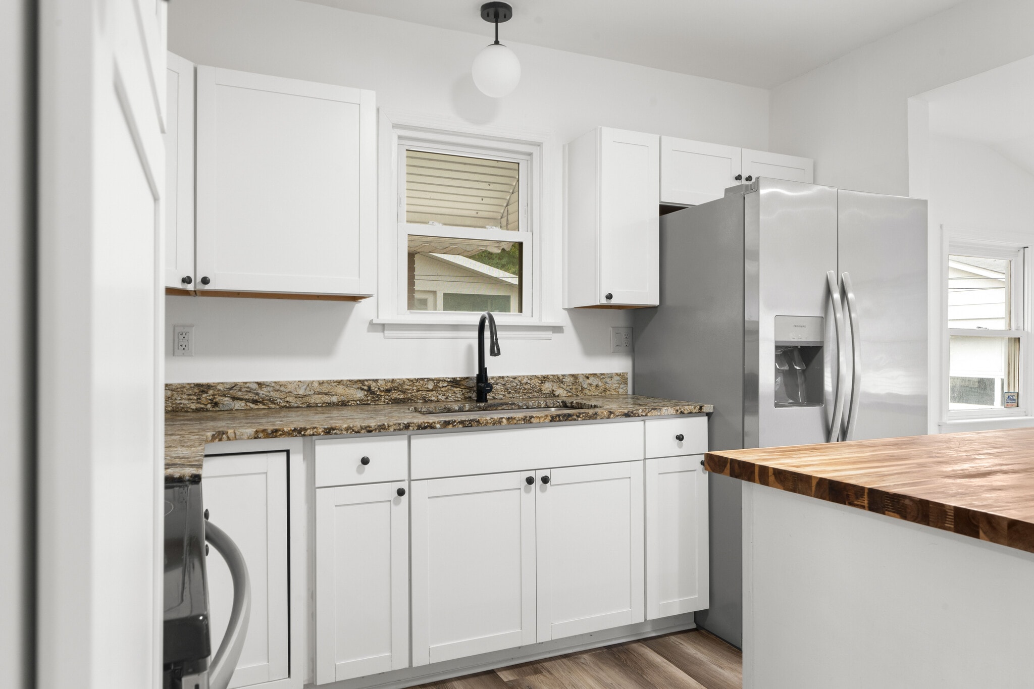 Building Photo - 2416 Sherry Rd