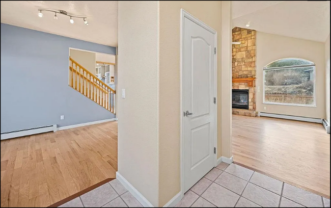 Building Photo - 404 Montero St