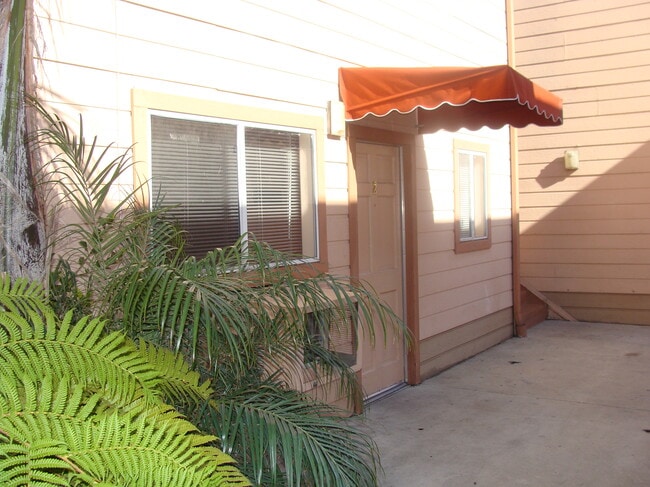 Building Photo - 14223 Calvert St