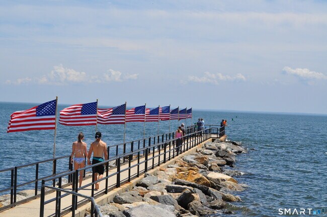 Building Photo - 131 Beach Rd