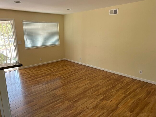 Building Photo - DESIREABLE UNION CITY NEIGHBORHOOD BEAUTIF...