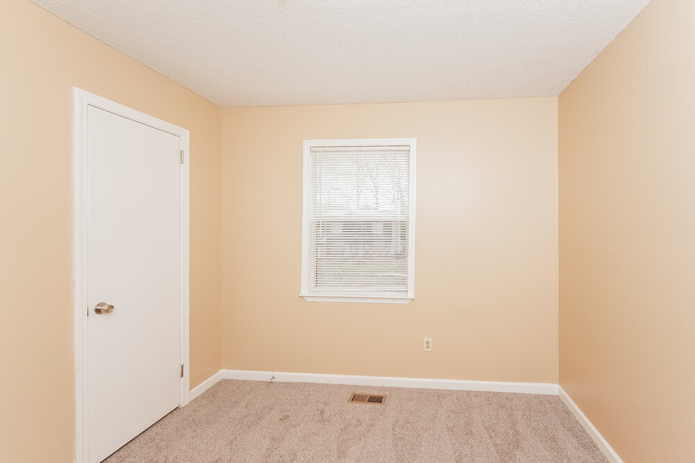 Building Photo - 5040 Loren Ln