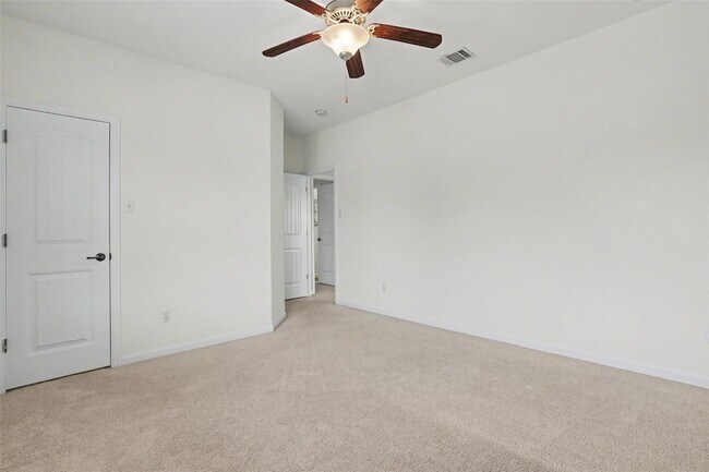 Building Photo - 213 Southern Cross Dr