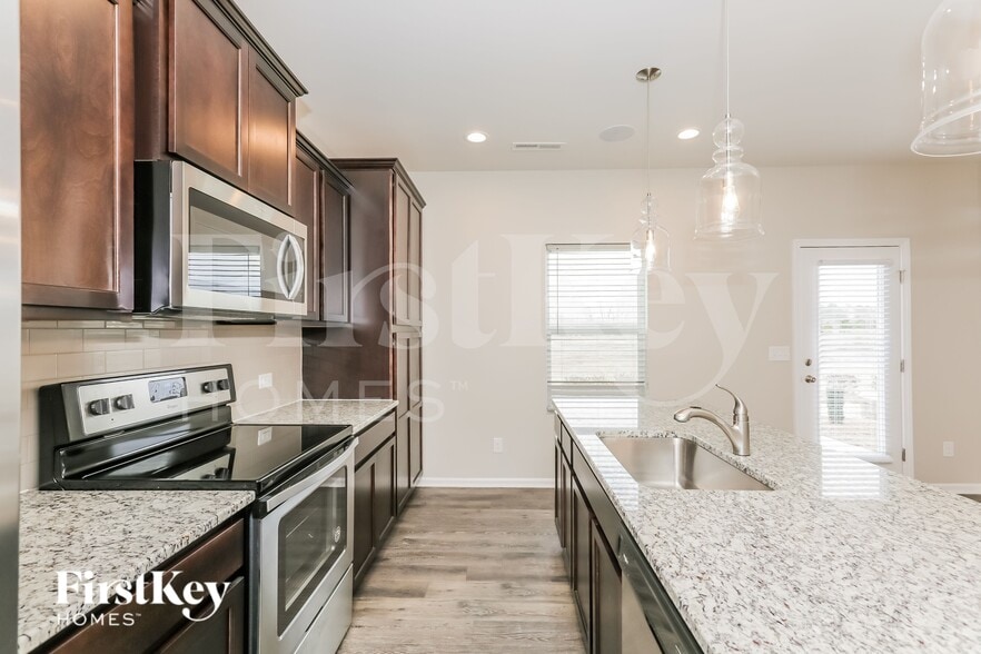 Building Photo - 306 Prosperous Path