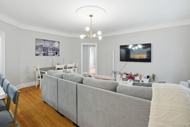 Building Photo - 26 Pondfield Rd