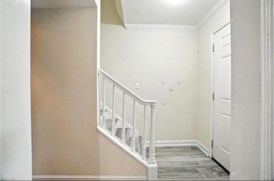 Building Photo - 590 Tenbee Ln
