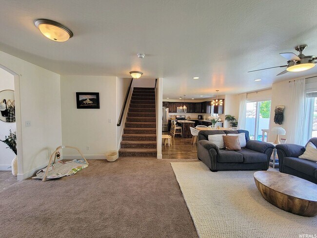 Building Photo - 616 W 4050 N