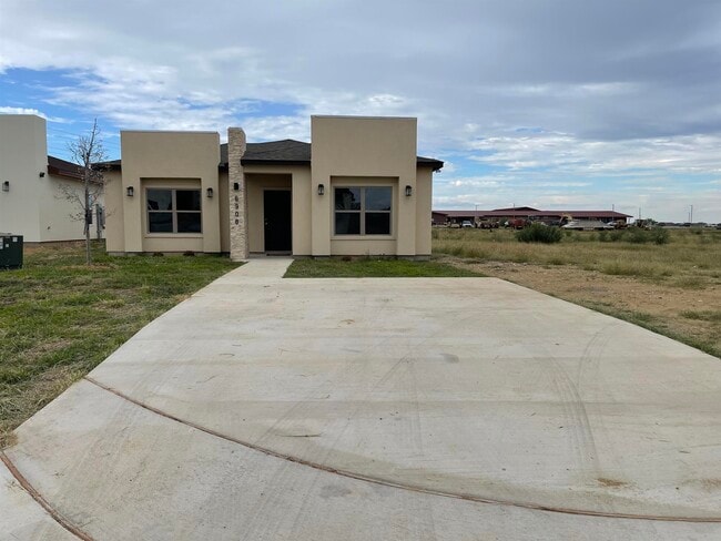 Building Photo - 6908 Molinos Dr