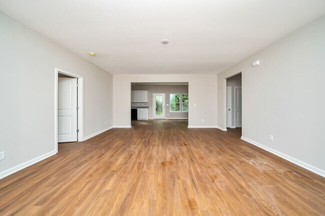 Building Photo - So Much Space in Hueytown – Beautifully Renovated & Move-In Ready!