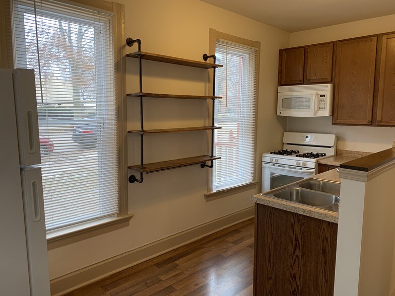 Kitchen - 1034 Spaight St