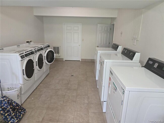 Building Photo - 105 N Montgomery St