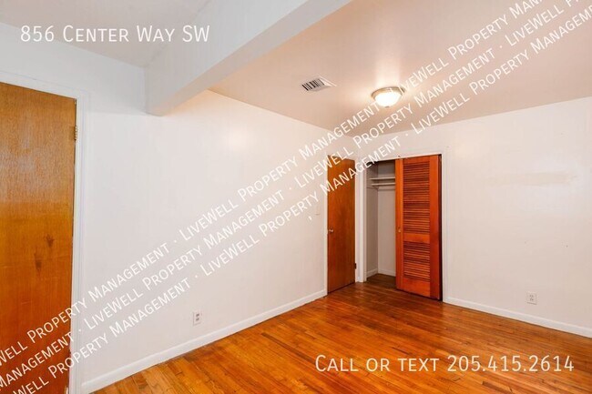 Building Photo - 856 Center Way SW