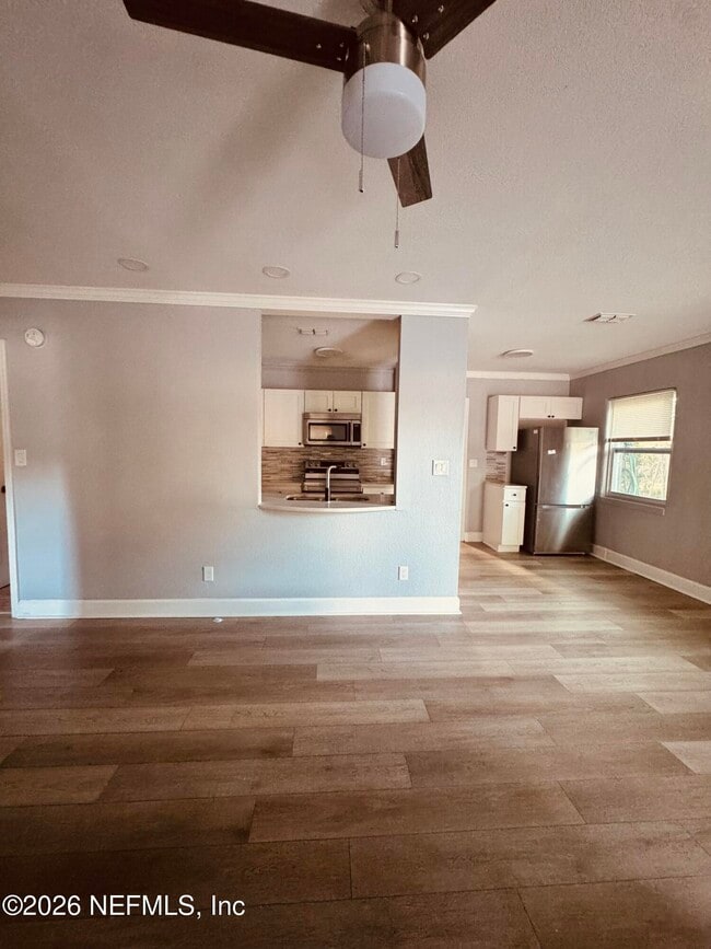 Building Photo - 3926 Ruby Dr W